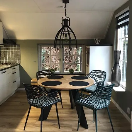Veluws Rietgedekt Bungalow בית נופש *