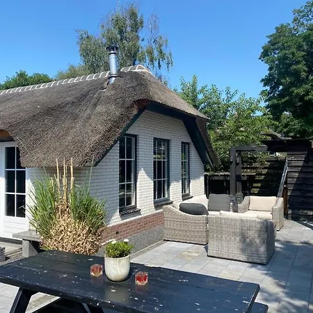 Veluws Rietgedekt Bungalow