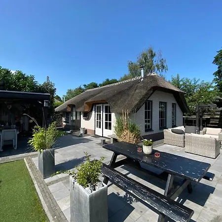 Veluws Rietgedekt Bungalow